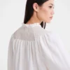 Ecru – Bluse mit gesmoktem Schleier