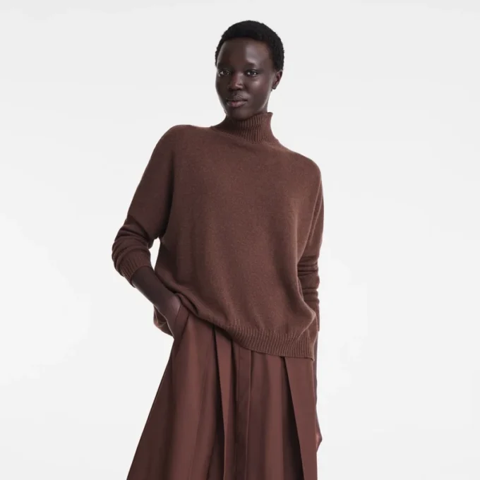 Kaffee – Strickpullover mit hohem Kragen