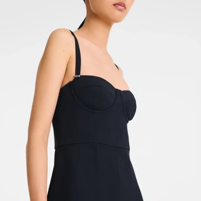 Schwarz – Kreppkleid