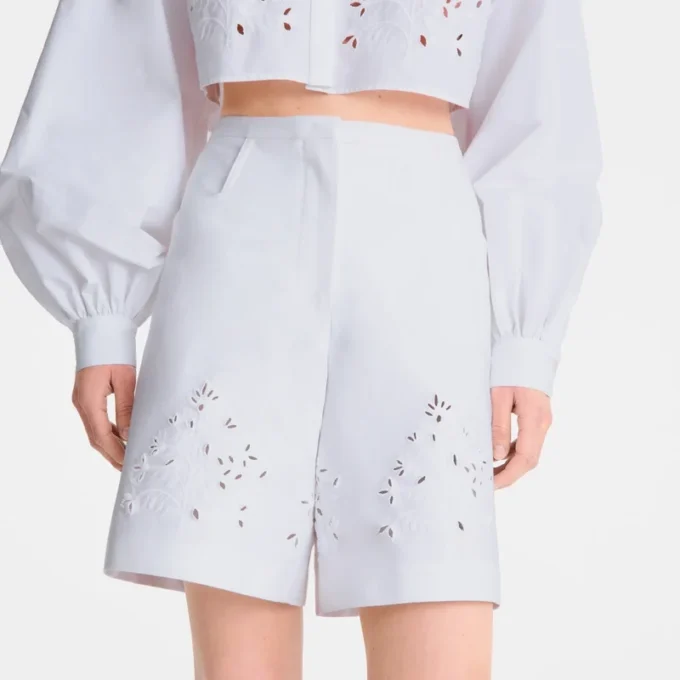 Weiß – Bermudashorts aus besticktem Gabardine